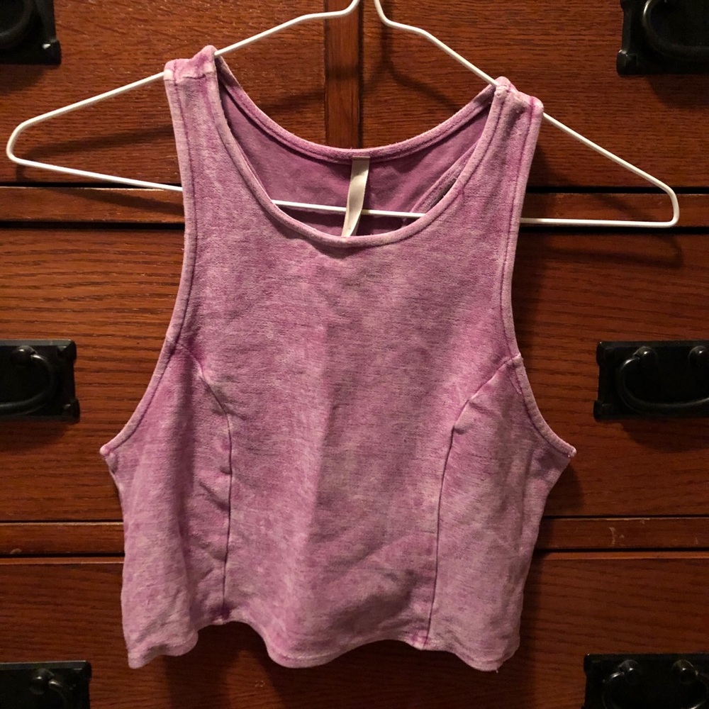 Mono B lightweight cropped racerback top